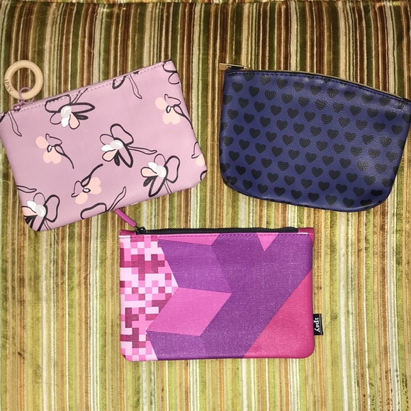 NWOT Ipsy Cosmetic Bags 3 for $10 - Picture 2 of 11
